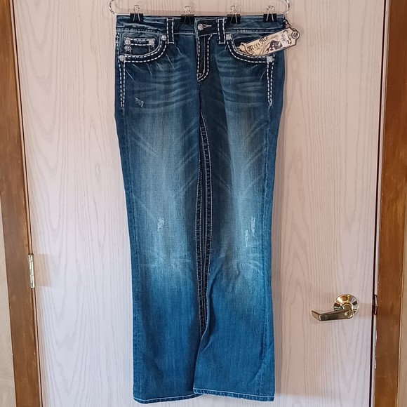 NWT Miss Me Jeans, Size 30, Mid-Rise, 32W x 32L, Boot Cut, Bedazzled, Distressed - Picture 1 of 12